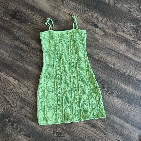 Sabo Skirt olive sweater dress in green - Picture 2 of 5